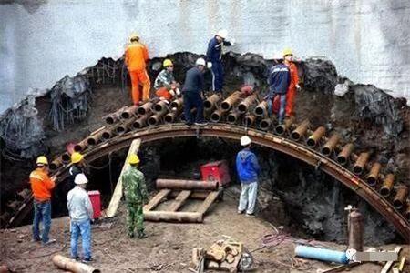 滨江隧道钢花管支护案例